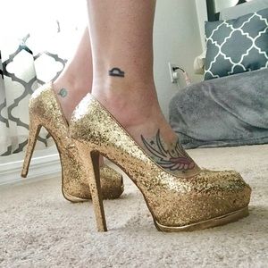SOLD Qupid gold glitter peeptoe platforms 10